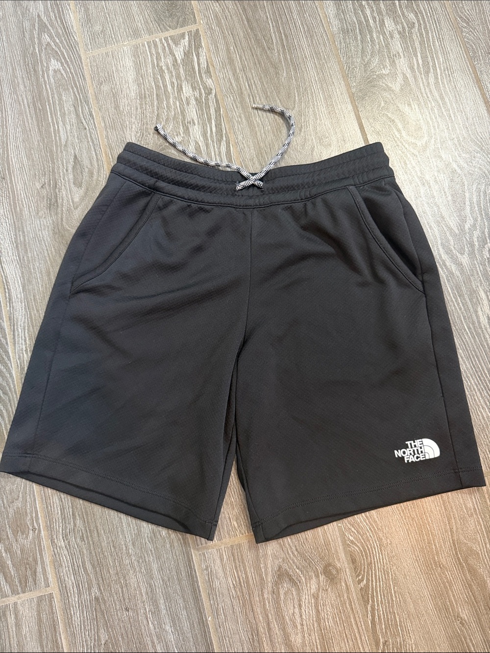 The North Face Boys Youth Performance flash dry logo Athletic Shorts large 12